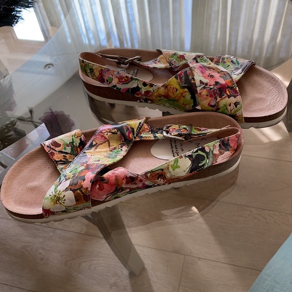 KMB Floral Sandals - Picture 2 of 2